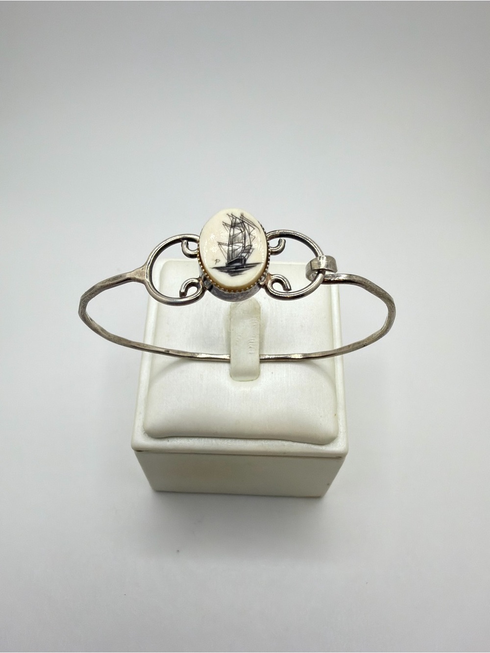 6.5" VTG Sterling Silver Scrimshaw-style ship dainty bracelet!